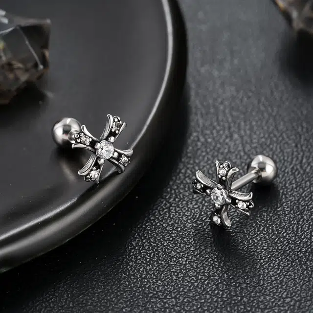 清脆小溪 暗黑十字架 超痞帅时尚潮流气质轻奢 街头嘻哈小众设计感 个性百搭#好运 合金 耳钉 男款