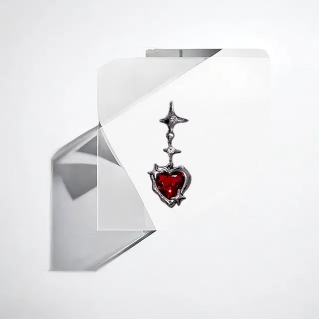 清脆小溪 甜酷辣妹风红色爱心小众高级设计感时尚个性潮流暗黑复古创意百搭 合金 耳环 女款