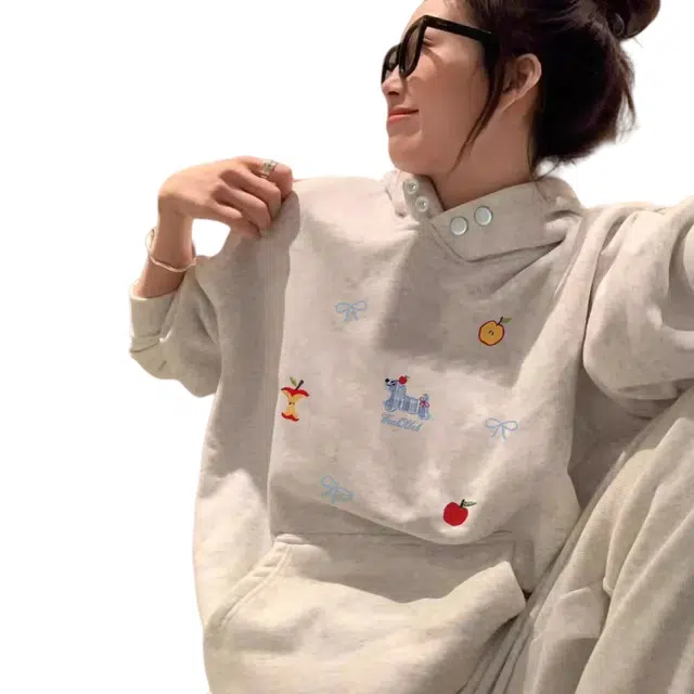 望莱仕 纯棉银狐绒秋季印花百搭宽松个性纽扣连帽女卫衣 女款