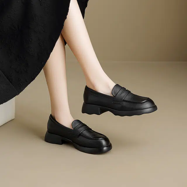 华耐 头层牛皮 时尚气质简约通勤户外个性舒适 乐福鞋 女款 黑色