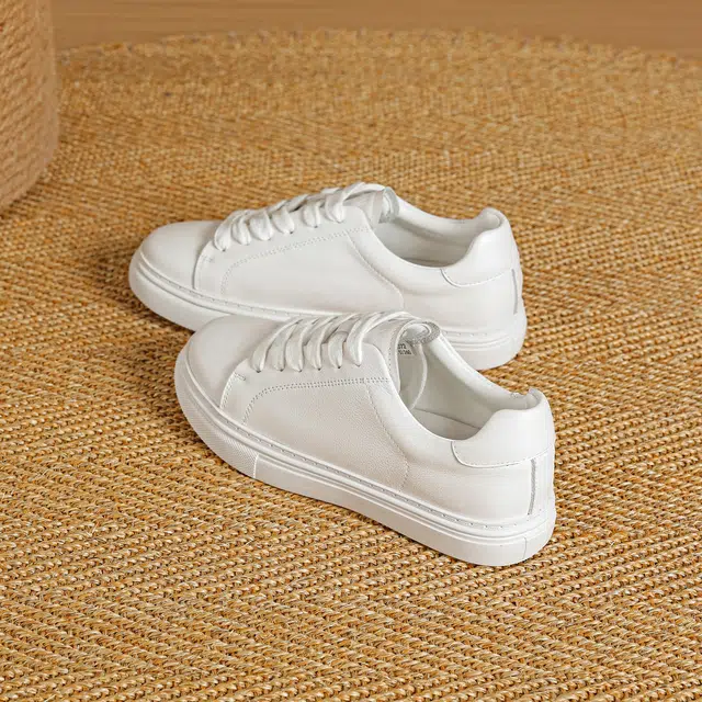华耐 简约运动休闲鞋平底板鞋 真皮小白鞋 女