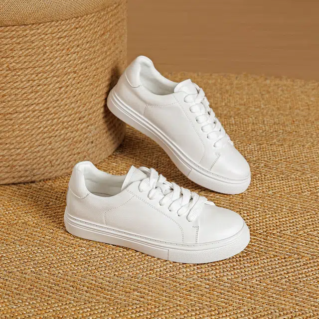 华耐 简约运动休闲鞋平底板鞋 真皮小白鞋 女
