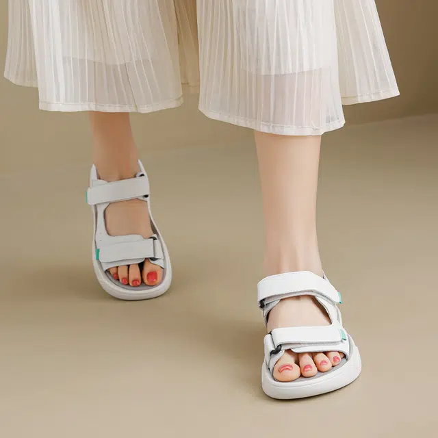 华耐 外穿舒适魔术贴百搭 沙滩凉鞋 女