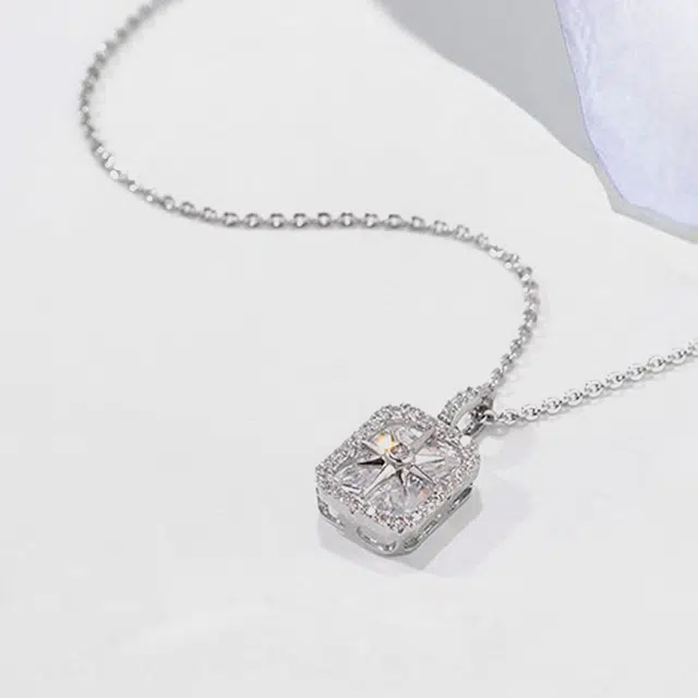 【闪耀星辰】 匆匆那年 六芒星爆闪  轻奢高级感 小众设计 时尚简约高端大气 合金 项链 女款