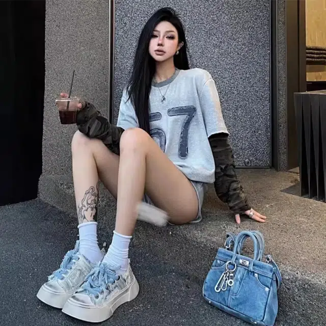 TR T