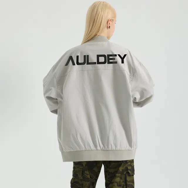 AULDEY cleanfitbomber