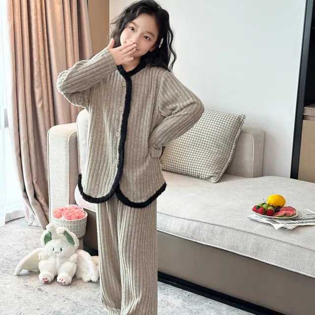 帕兰朵家居服套装 女童时髦洋气舒适高弹柔软保暖坑条毛绒黑边睡衣秋装中大童儿童秋冬女孩两件套青少年