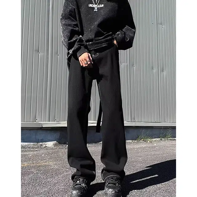 SNEIKLAU vibe