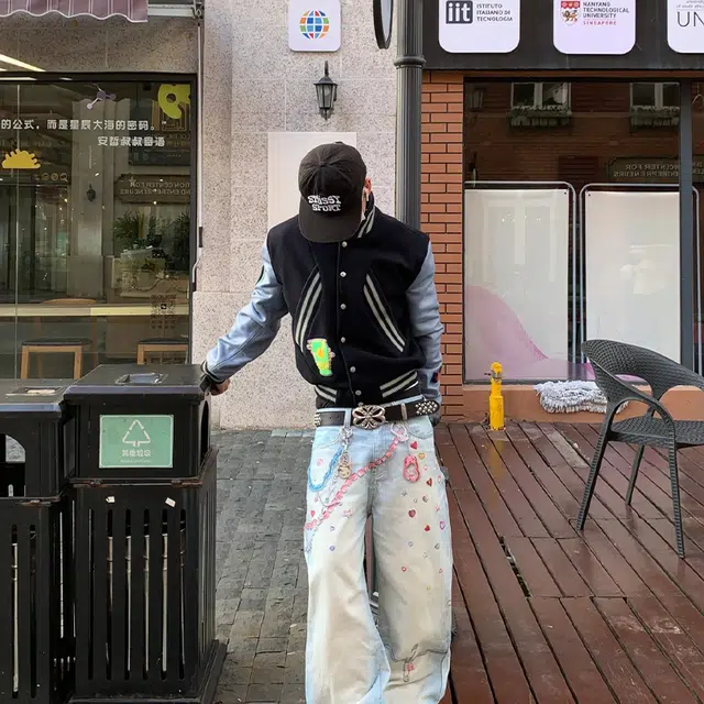 SNEIKLAU vibe