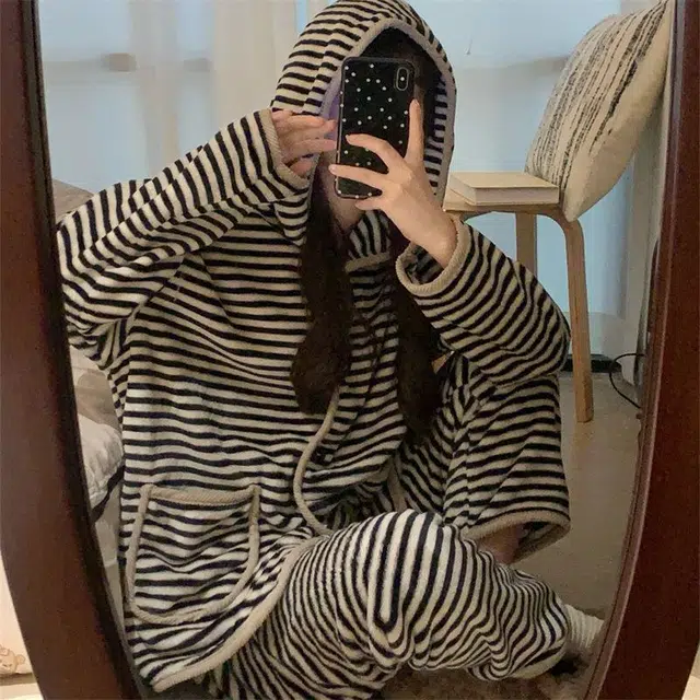 静英鸾 珊瑚绒保暖加绒加厚简约高级感条纹连帽休闲睡袍睡衣套装 女款