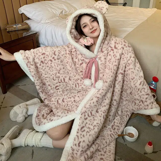 静英鸾 舒适简约卡通风保暖加绒长袖连帽家居服睡袍 女款