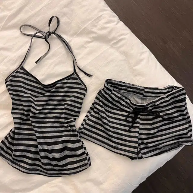 静英鸾 夏季女休闲舒适条纹吊带挂脖设计家居服睡衣套装 女款
