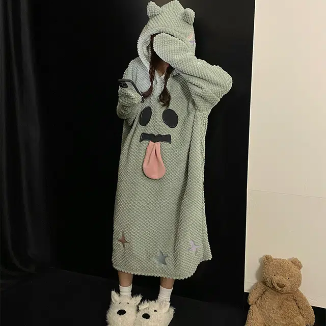 静英鸾 休闲时尚简约清新绿甜美可爱卡通柔软保暖舒适可外穿家居服睡裙 女款
