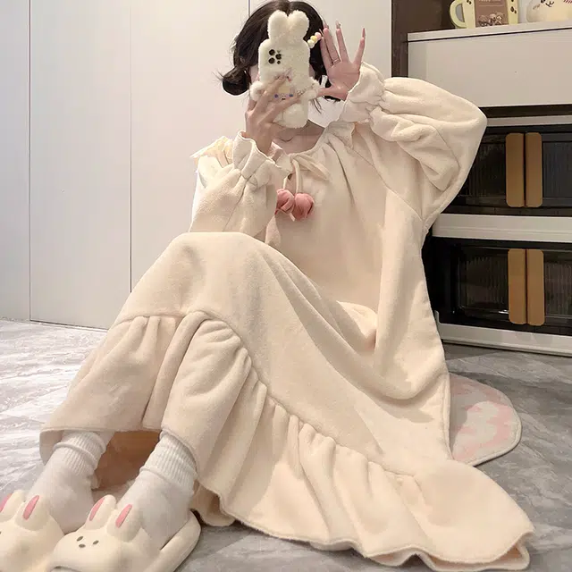 静英鸾 秋冬季纯色卡通小花珊瑚绒保暖加绒加厚甜美风长袖家居服睡裙 女款