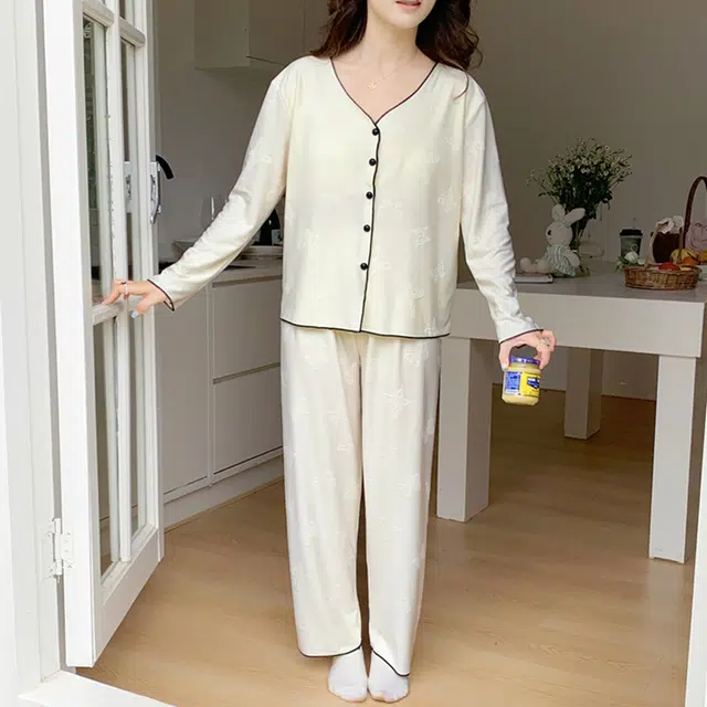 静英鸾 带胸垫简约杏白色休闲甜美时尚蝴蝶印花可外穿家居服睡衣套装 女款