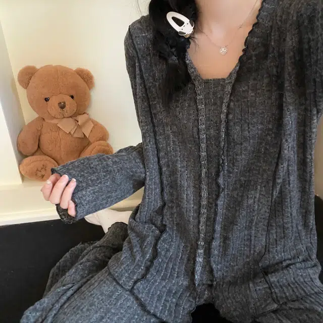 V