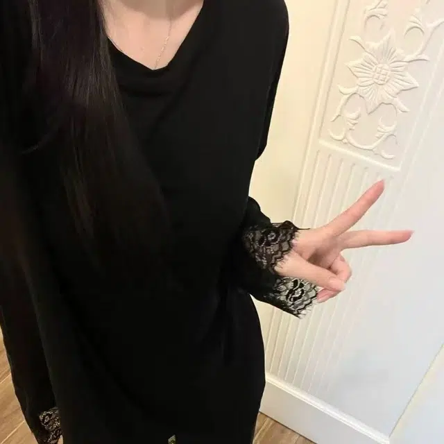 V