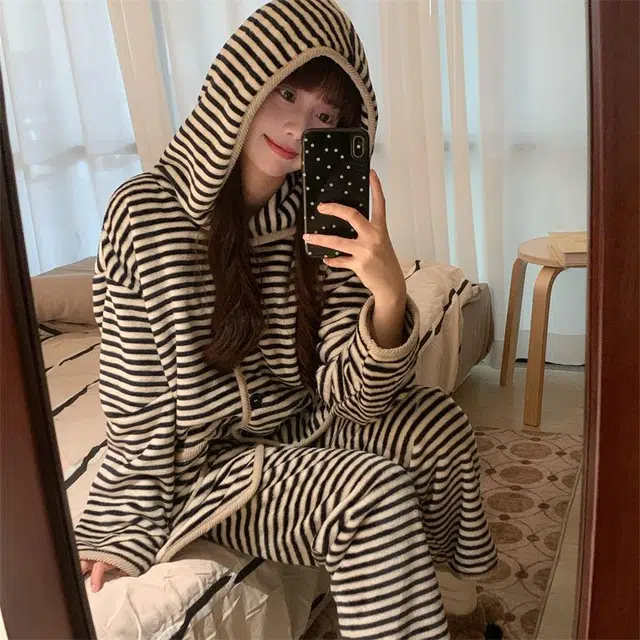 静英鸾 珊瑚绒保暖加绒加厚简约高级感条纹连帽休闲睡袍睡衣套装 女款