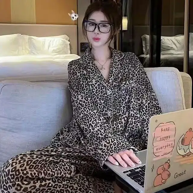 静英鸾 秋季时尚豹纹简约风休闲舒适家居服睡衣套装 女款