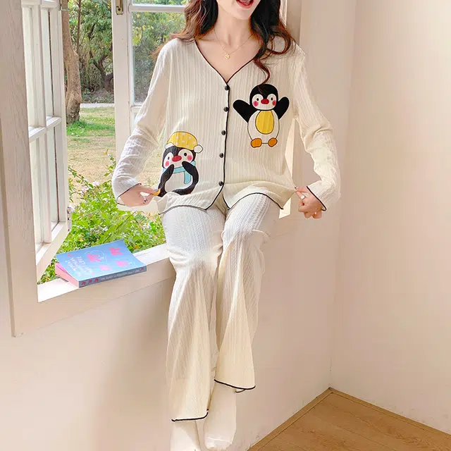 静英鸾 带胸垫甜美可爱简约杏白色卡通企鹅休闲亲肤舒适可外穿家居服睡衣套装 女款