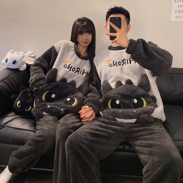 静英鸾 圆领卡通搞怪小飞龙甜美风珊瑚绒保暖加绒加厚休闲舒适家居服秋冬季睡衣套装 男女同款