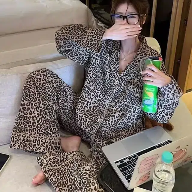静英鸾 秋季时尚豹纹简约风休闲舒适家居服睡衣套装 女款