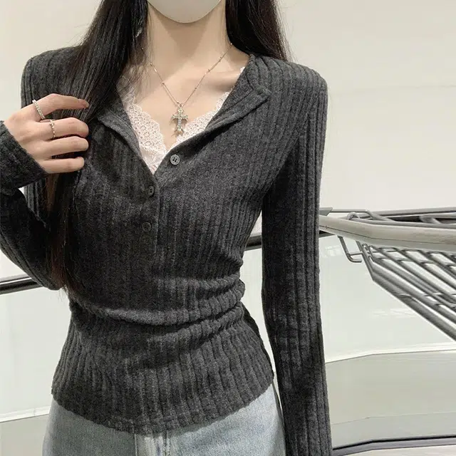 source with u V T