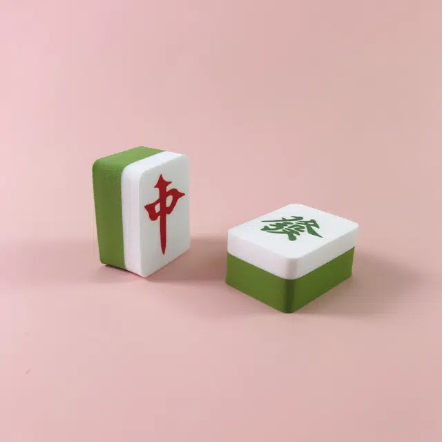 格安诺  创意红中麻将粉扑遇水变大拼色方块发财美妆蛋化妆工具盒装 打底不吃粉易上妆柔软