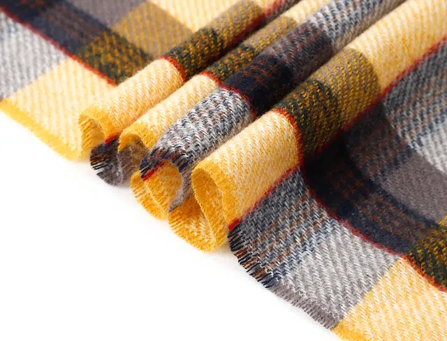 红豆 时尚经典百搭复古格纹礼盒装 定制卡片代写 涤纶 绒线围巾 男女同款情侣款