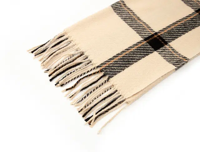 红豆 简约大方时尚百搭温暖柔软 涤纶 绒线围巾 男女同款情侣款