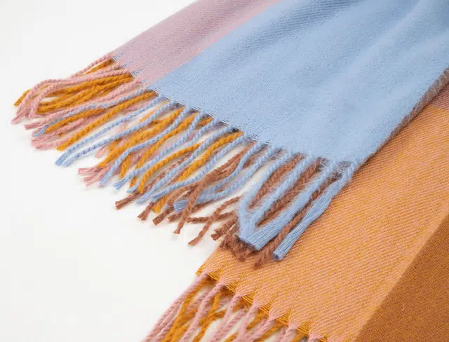 红豆 高品质百搭柔软时尚简约礼盒装 定制卡片代写 涤纶 绒线围巾 男女同款情侣款