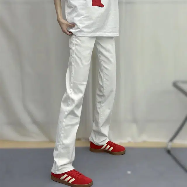 八哥 美式经典高街潮流做旧水洗废土风高级感窄版出街通勤柳叶弯刀时尚百搭微喇裤显高显瘦中腰设计秋冬裤子男牛仔裤 男女同款