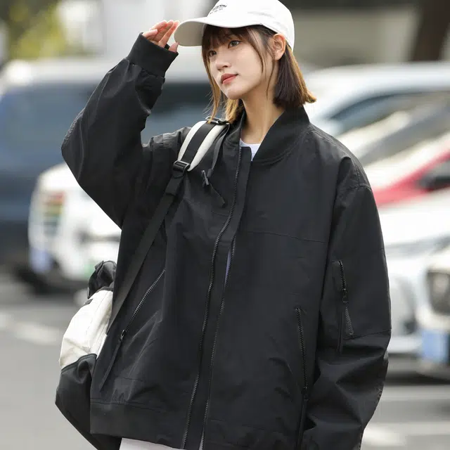 八哥 美式高街基础款经典纯色宽松复古潮流时尚舒适设计感百搭通勤简约工装飞行员翻领长袖外套棒球服夹克 男女同款