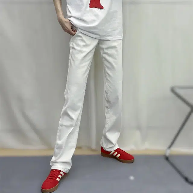 八哥 美式经典高街潮流做旧水洗废土风高级感窄版出街通勤柳叶弯刀时尚百搭微喇裤显高显瘦中腰设计秋冬裤子男牛仔裤 男女同款