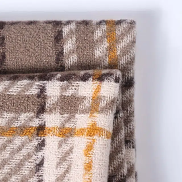 吾皇猫 软糯圈圈纱格子围脖文艺风韩版时尚百搭撞色保暖披肩 礼盒装 聚酯纤维 绒线围巾 男女同款情侣款