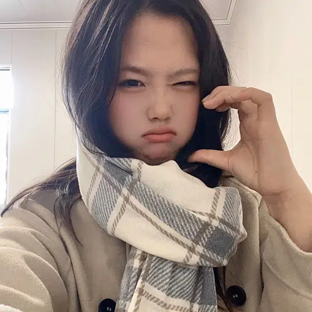 吾皇猫 韩系小清新百搭黑白格纹秋冬柔软保暖加厚 聚酯纤维 绒线围巾 男女同款情侣款