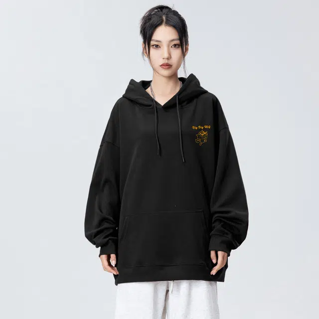 喜羊羊与灰太狼 美式复古学院风灰太狼创意卡通动漫印花休闲户外日常通勤百搭舒适宽松情侣连帽套头卫衣 男女同款