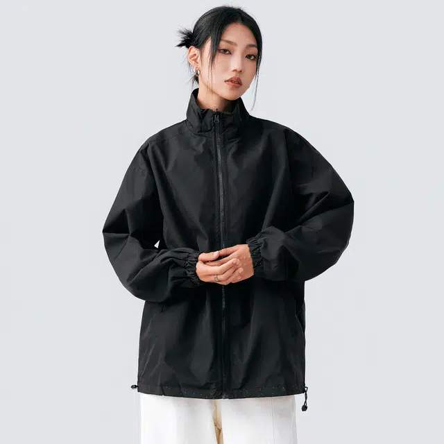 喜羊羊与灰太狼 美式复古学院风高街撞色满天星字母创意卡通趣味灰太狼探头印花设计飞行员教练两面穿外套日常通勤户外防风运动百搭夹克 男女同款