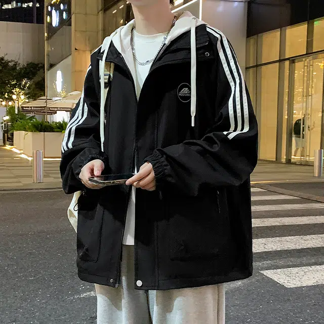 洋气先生 美式潮流假两件山系户外撞色拼接侧边条纹胸前徽章连帽拉链设计长袖休闲舒适保暖防风日常通勤无性别主义百搭外套夹克 男女同款