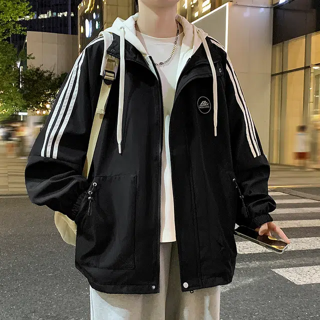 洋气先生 美式潮流假两件山系户外撞色拼接侧边条纹胸前徽章连帽拉链设计长袖休闲舒适保暖防风日常通勤无性别主义百搭外套夹克 男女同款