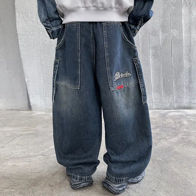 俞兆林牛仔裤 复古风方口袋设计潮裤直筒长裤时尚潮流宽松剪裁多口袋百搭