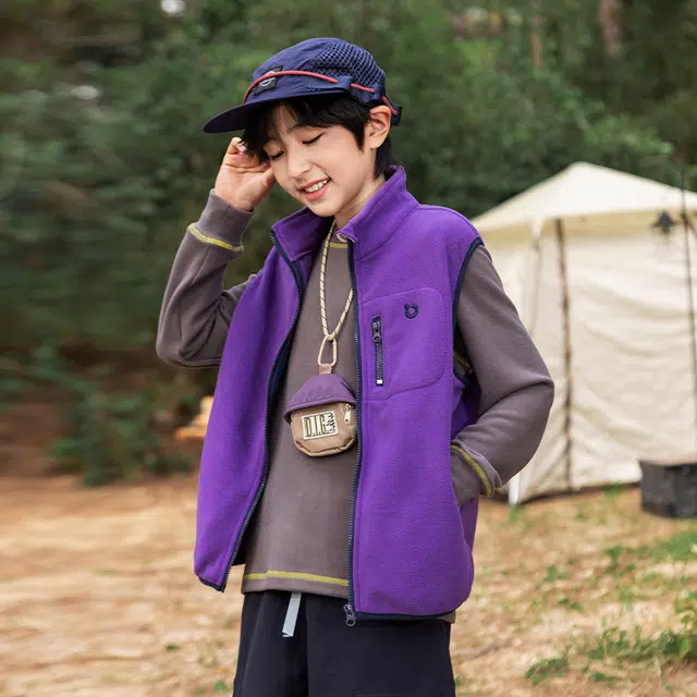 俞兆林马甲 个性潮流风儿童运动坎肩无袖衫春秋季薄款青少年户外活动时尚休闲立领舒适轻便外套