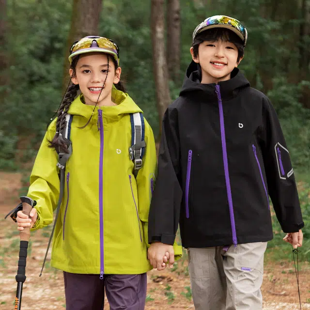 俞兆林冲锋衣 青春时尚可防风防水户外运动儿童小俏壳外套春秋冬季青少年轻便透气舒适百搭