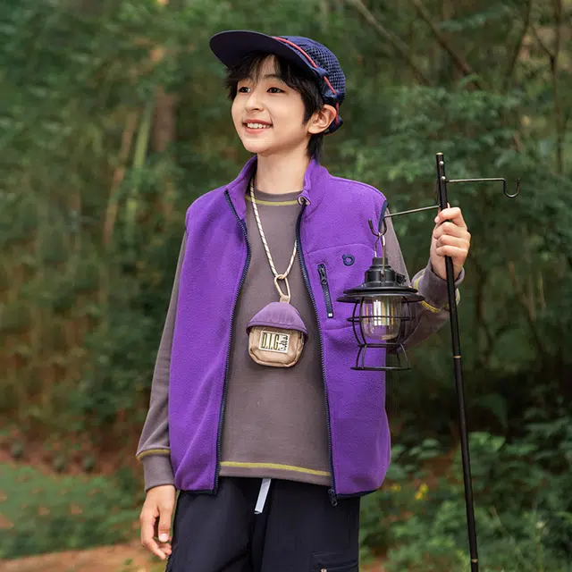 俞兆林马甲 个性潮流风儿童运动坎肩无袖衫春秋季薄款青少年户外活动时尚休闲立领舒适轻便外套