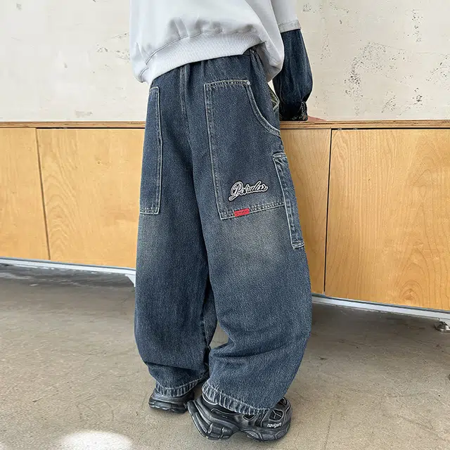 俞兆林牛仔裤 复古风方口袋设计潮裤直筒长裤时尚潮流宽松剪裁多口袋百搭