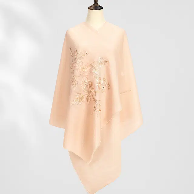 一米画纱 中式古典国风花卉贴花结婚喜宴亲肤防风保暖披风优雅精致外搭 绵羊毛 披肩 女款
