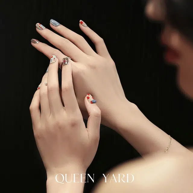 QUEENYARD 2024