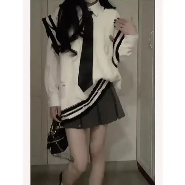 V