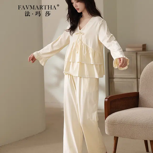 FAVMARTHA V