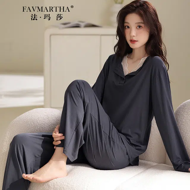 FAVMARTHA V